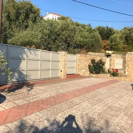 Appartement La Grande Maison,lefokastro *